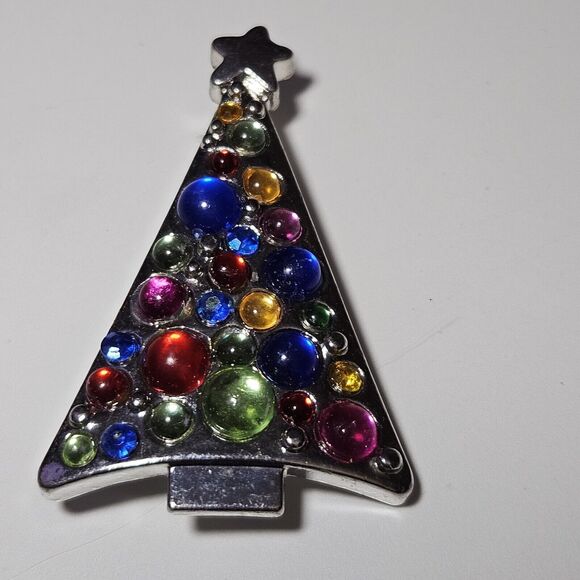 Unsigned Jewelry - VTG Multi Color Glass Rhinestone Ornaments Christmas Tree Silver Tone Brooch